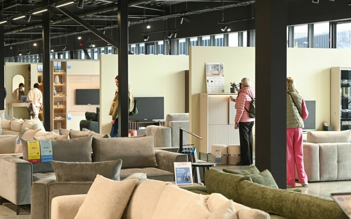 „Gintaro baldai“ naujo salono atidarymas Kaune