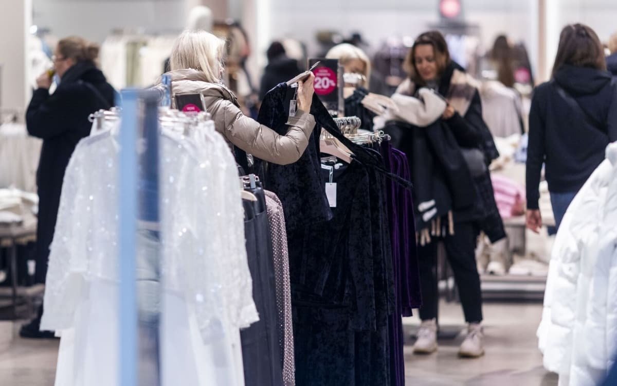 Stilistė ragina drąsiau matuotis - galite atrasti naujų jums tinkančių stiliaus derinių